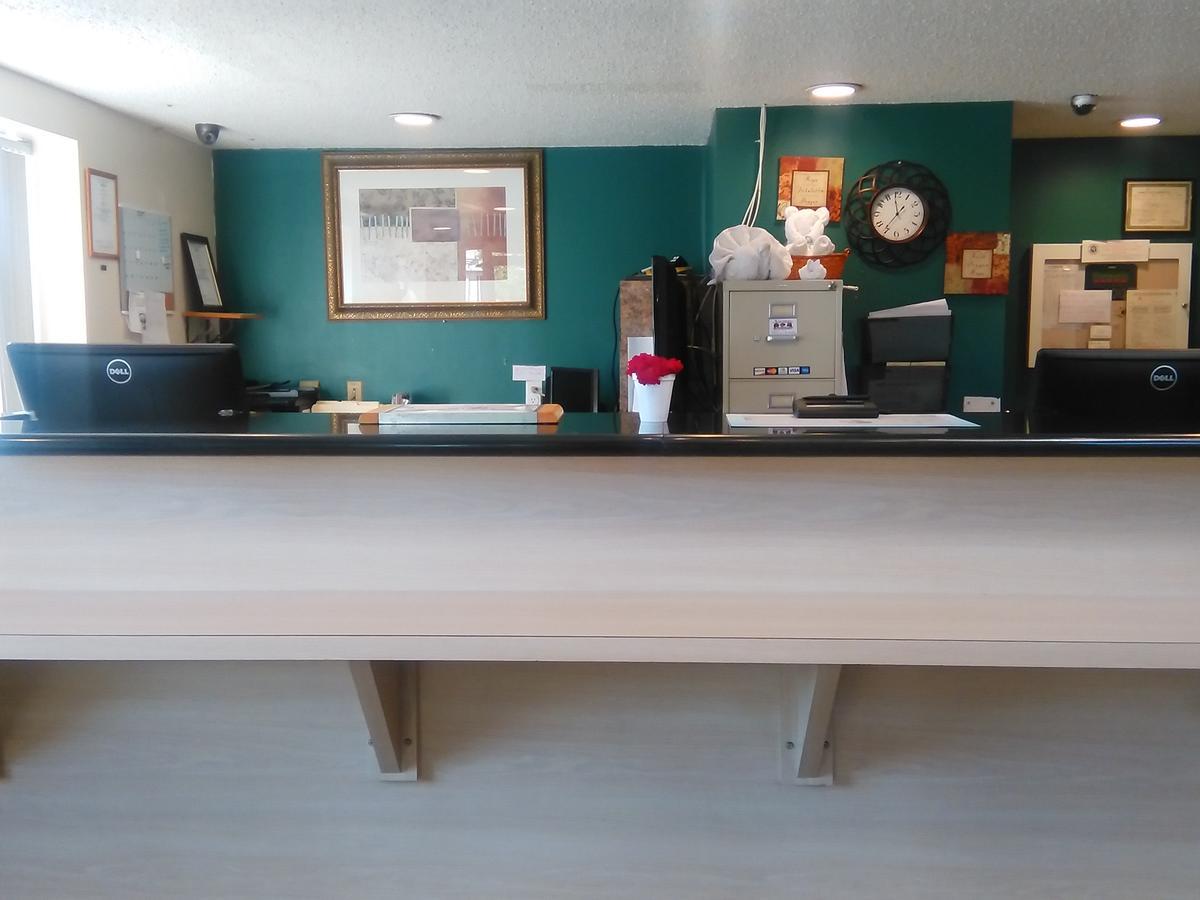 Americas Best Value Inn Horseheads Bagian luar foto